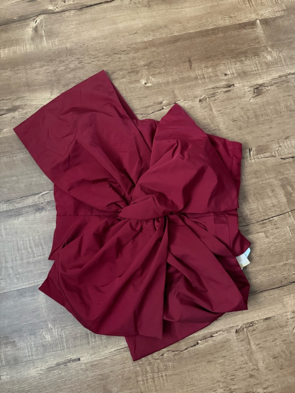 Chicwish Bowknot one shoulder crop top Burgundy M